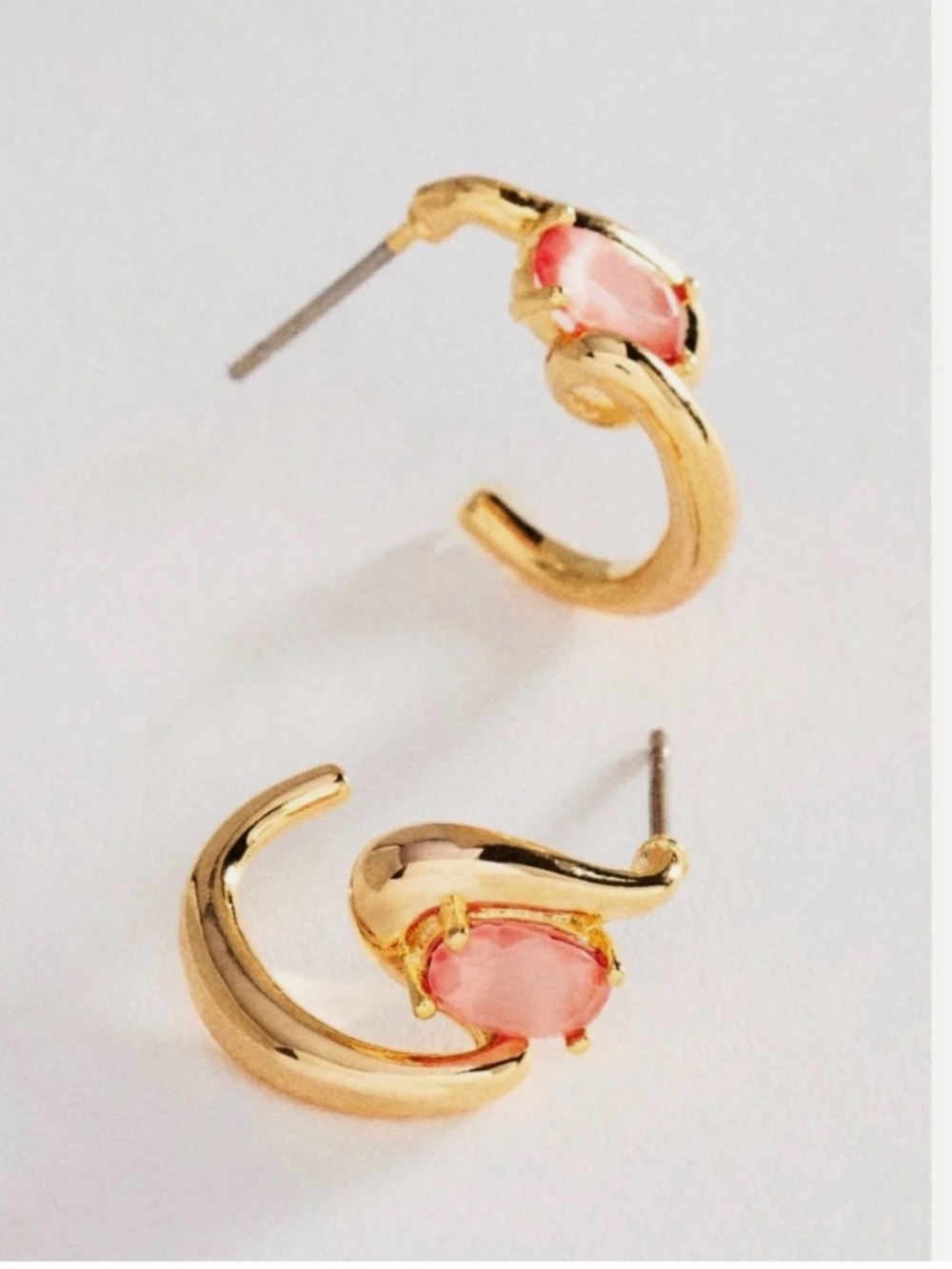 NWT ANTHROPOLOGIE DELICATE PEARL STONE HUGGIE EARRINGS